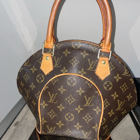 Louis Vuitton Monogram Ellipse - Picture 2 of 7